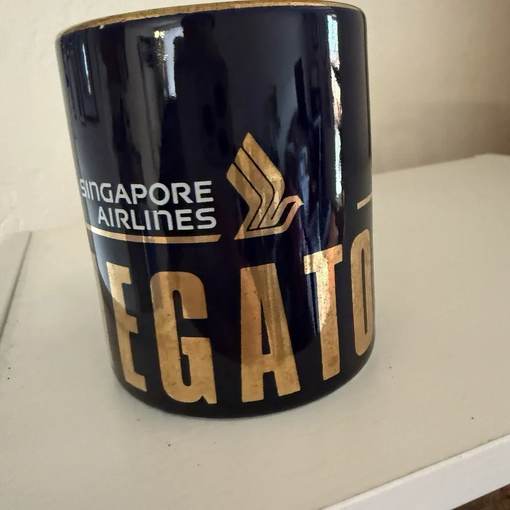 VTG Singapore Airlines Megatop 747 Black and Gold Coffee Tea Mug Cup with Logo